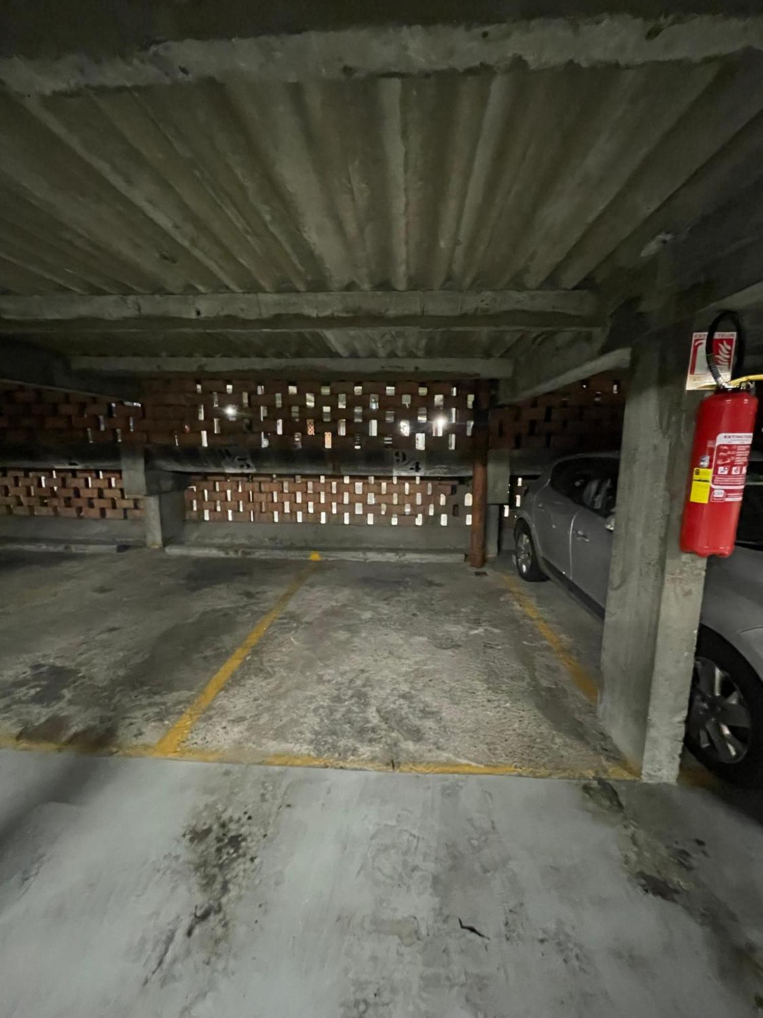 Le 52 - Appartement Haut De Gamme Plein Centre Lille - Parking Exterior photo